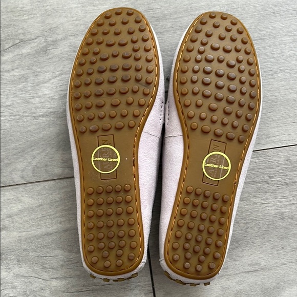 NWOT RALPH LAUREN Suede Leather Loafer with Bow and Gold Detail, Size 7.5 - Picture 10 of 11